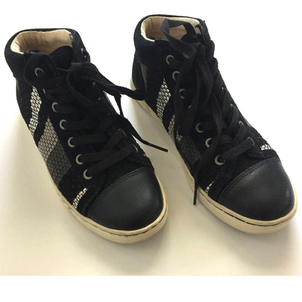 UGG‎ Australia Size 5.5 Taylah Woven Suede Women's Sneakers Shoe Black Stripes